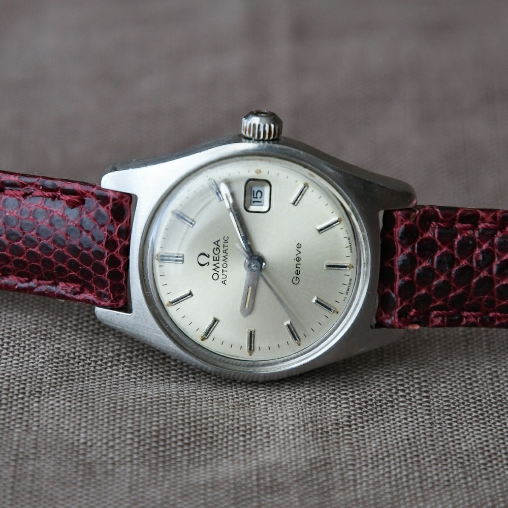 SOLD🥀 Vintage Omega 1974 Genève Women's Watch - Picture 2 of 8